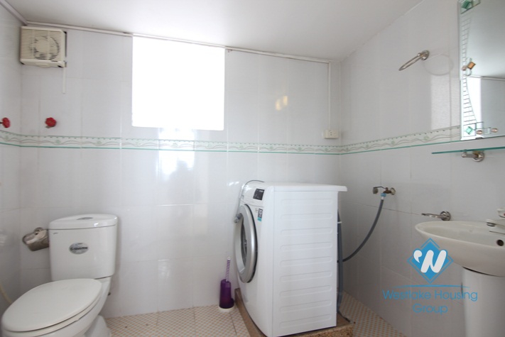 Lakeside house for rent in Tay Ho with amazing lake view 